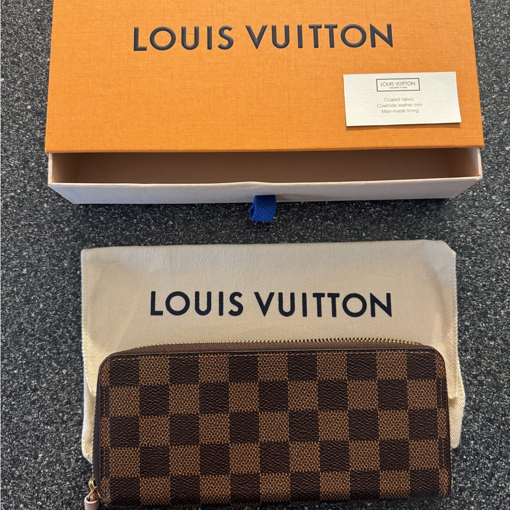 Louis Vuitton damier wallet